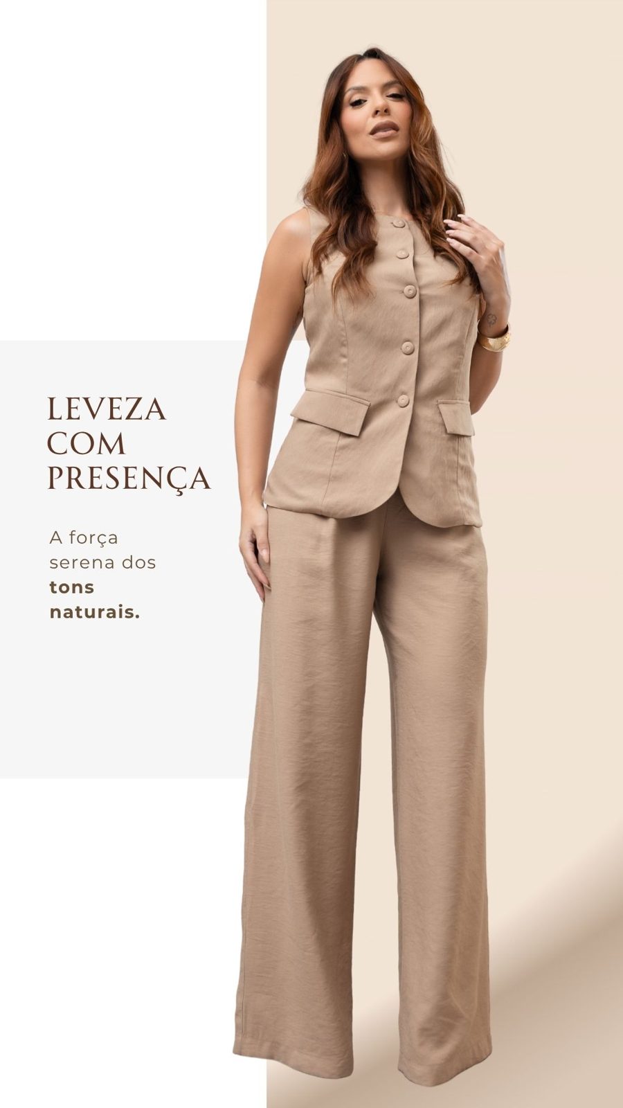 Conjunto colete e calça em tom natural